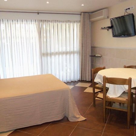 Hotel Et Studios Les Amandiers Saint-Raphael  Bagian luar foto
