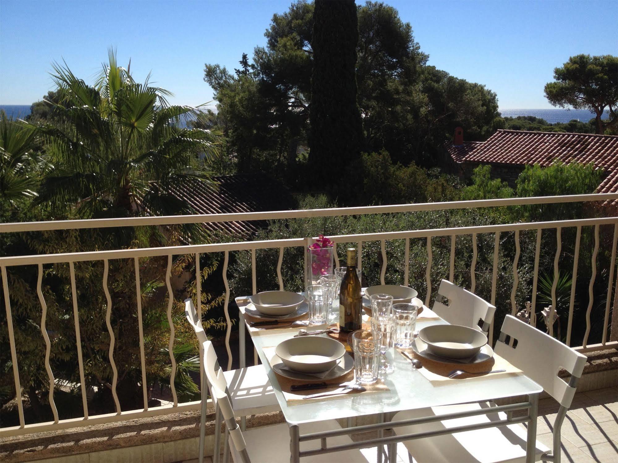 Hotel Et Studios Les Amandiers Saint-Raphael  Bagian luar foto