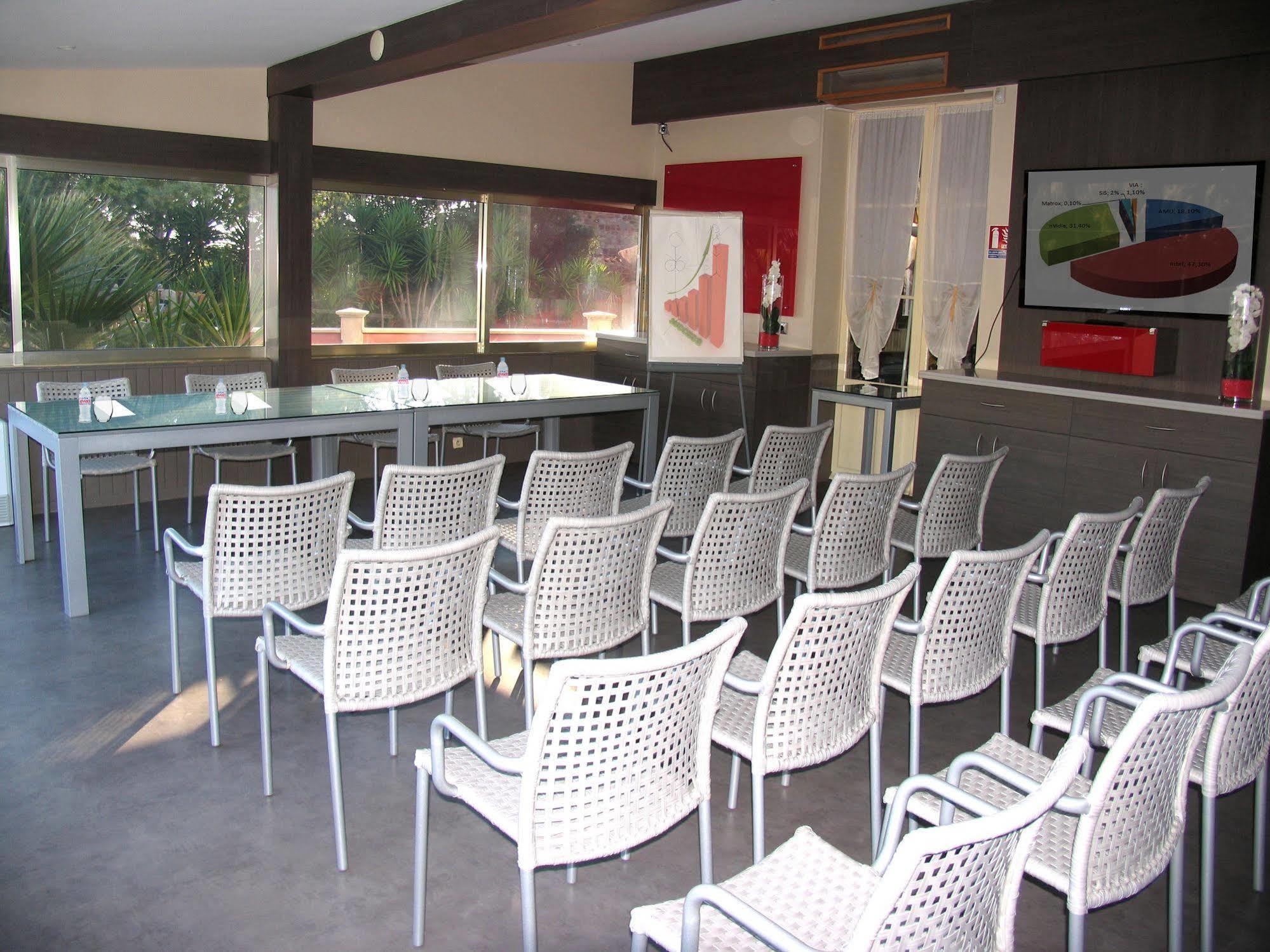 Hotel Et Studios Les Amandiers Saint-Raphael  Bagian luar foto